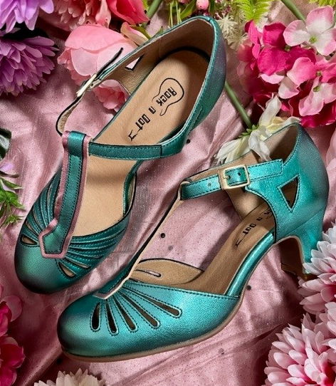 Jade green outlet pumps